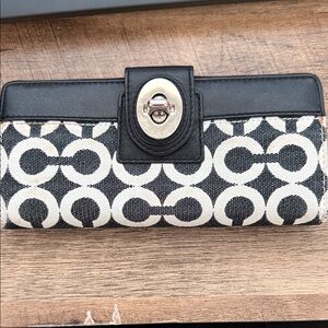 Coach Black and White Signature Turnlock Card Holder